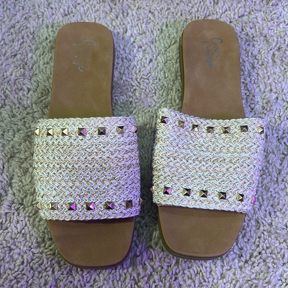 Women’s crown vintage sandals